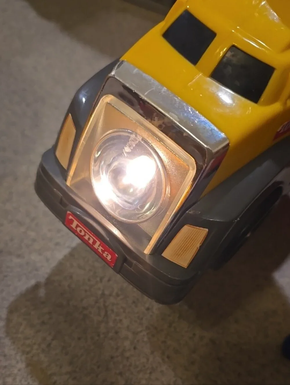 Tonka Yellow and Gray Handle Tow Truck Toy Freshligth Perfect For Trick Or Treat